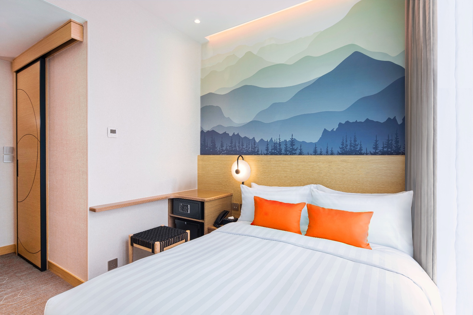 Deluxe-Room-02-1